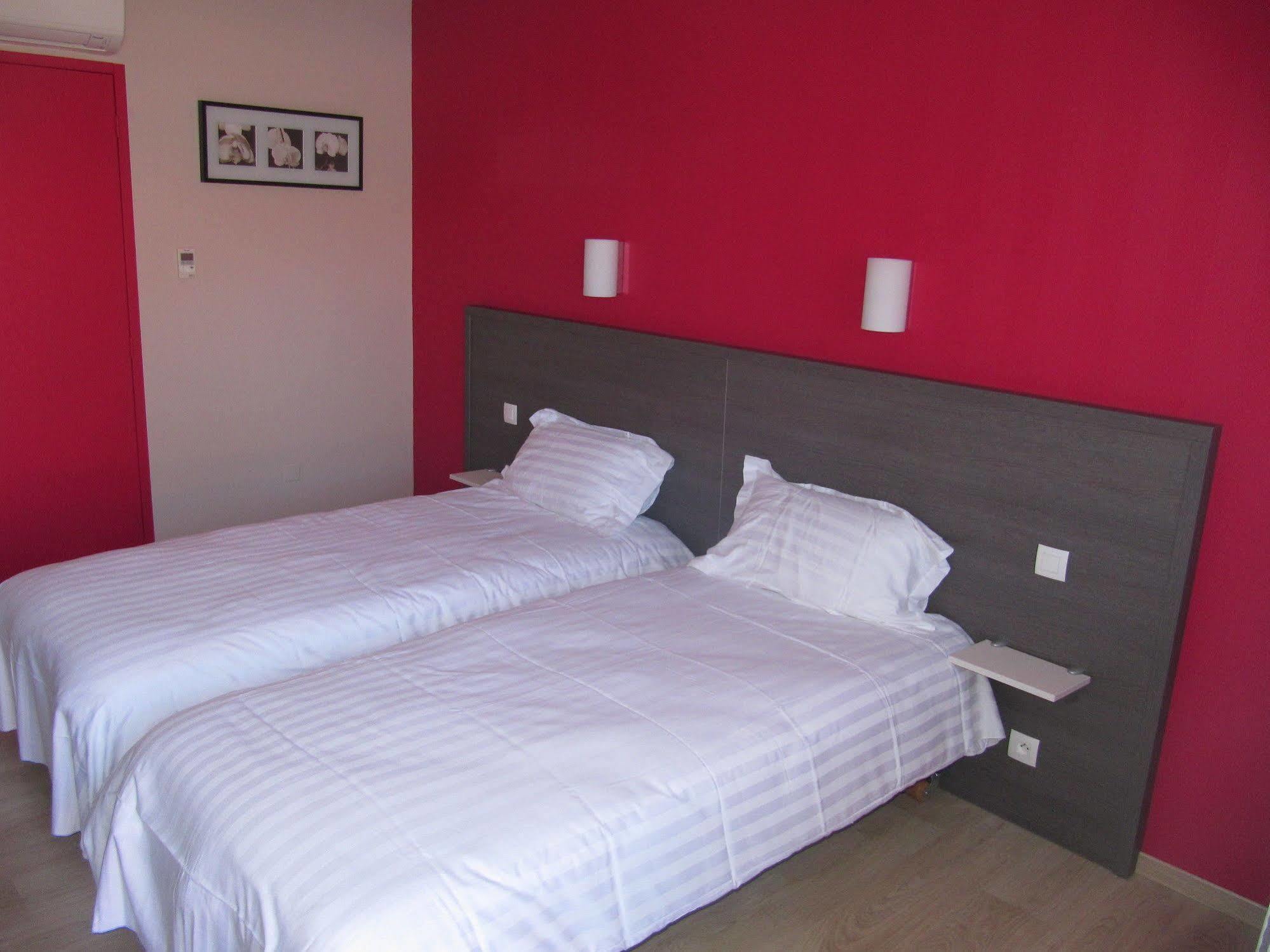 Hotel Cantal Cottages Сен-Жорж Экстерьер фото